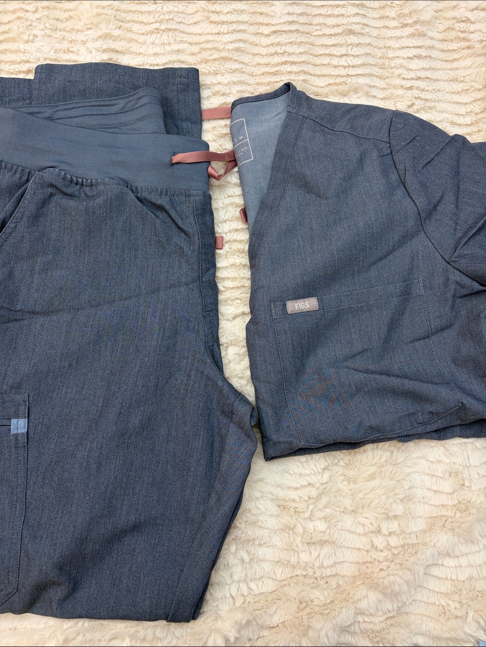 Figs Denim-Look Scrub Set in Heathered grey